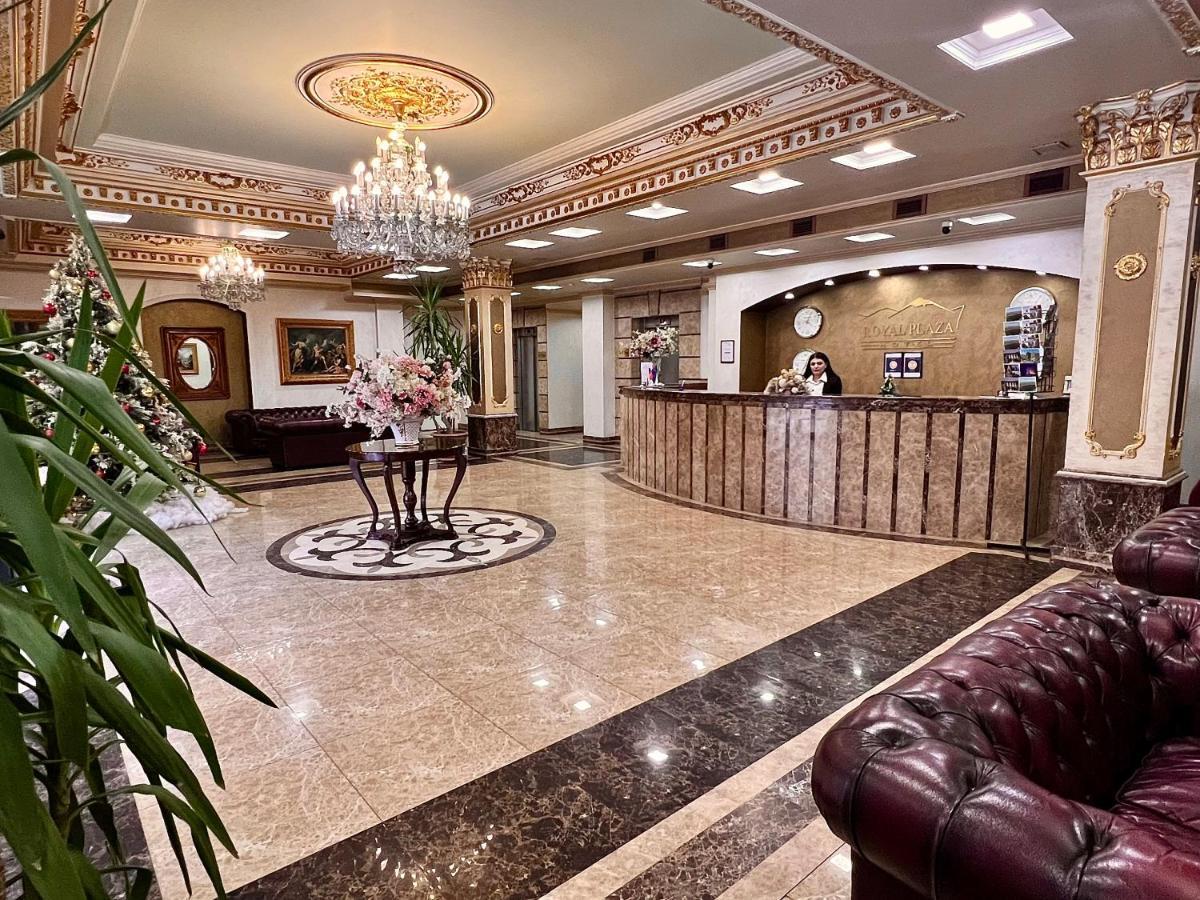 Royal Plaza By Stellar Hotels, Erévan Extérieur photo